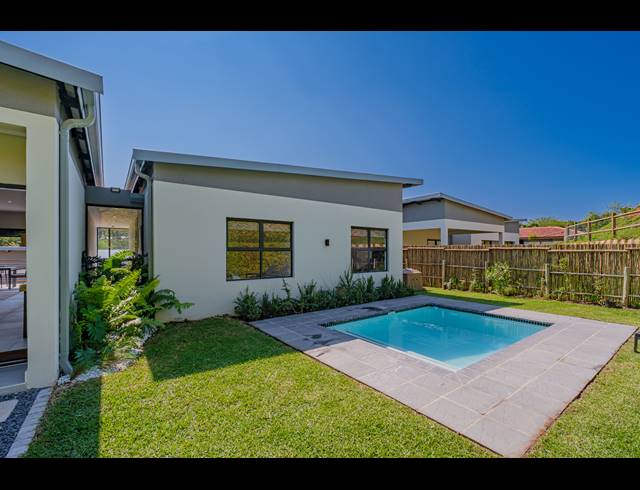 3 BEDROOM TOWNHOUSE FOR SALE IN PALM LAKES ESTATE